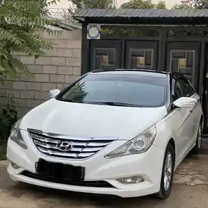 Hyundai Sonata, 2011