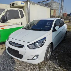 Hyundai Accent, 2014