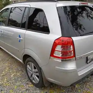 Не тонирование стекла на Opel Zafira B