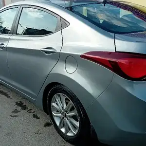 Hyundai Elantra, 2016