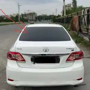 Заднее стекло от Toyota Corolla 3