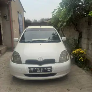 Toyota Vitz, 2010