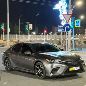 Toyota Camry, 2018