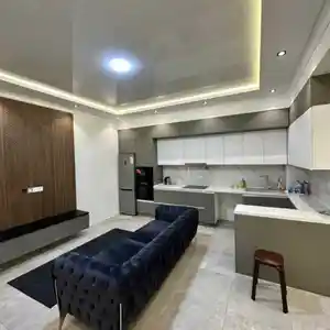 3-комн. квартира, 12 этаж, 93м², Созидания