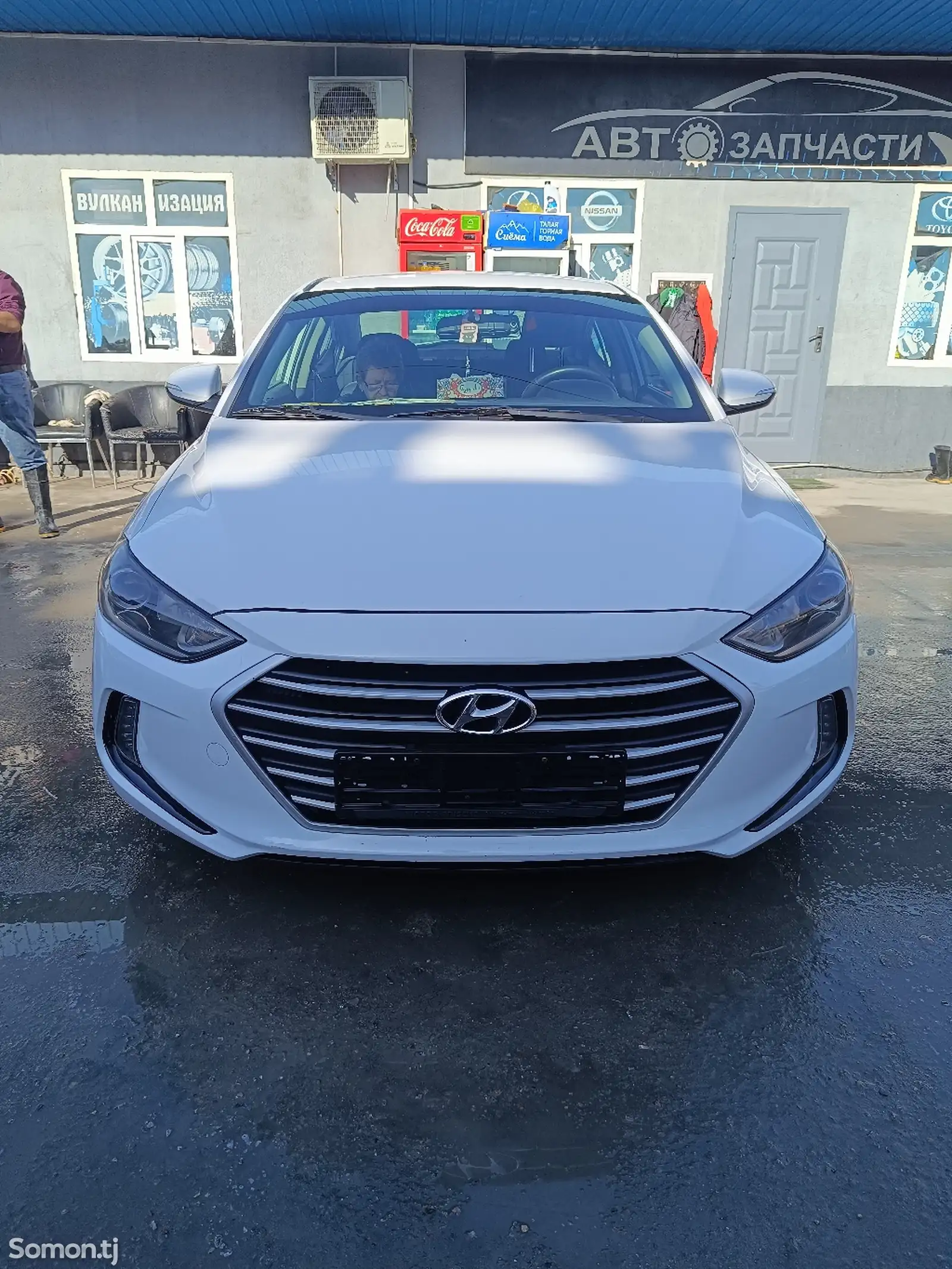 Hyundai Elantra, 2017-1