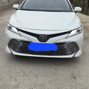 Toyota Camry, 2018