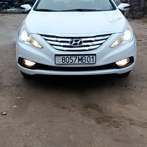 Hyundai Sonata, 2011