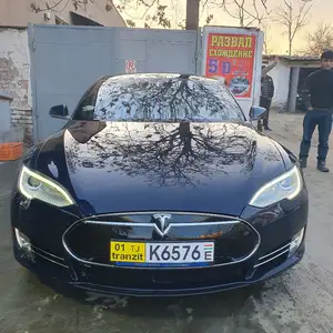 Tesla Model S, 2014