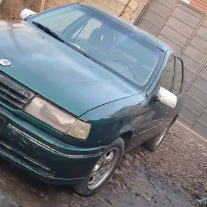 Opel Vectra A, 1990