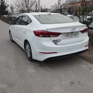 Hyundai Elantra, 2017