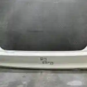 Бампер задний на Toyota Alphard
