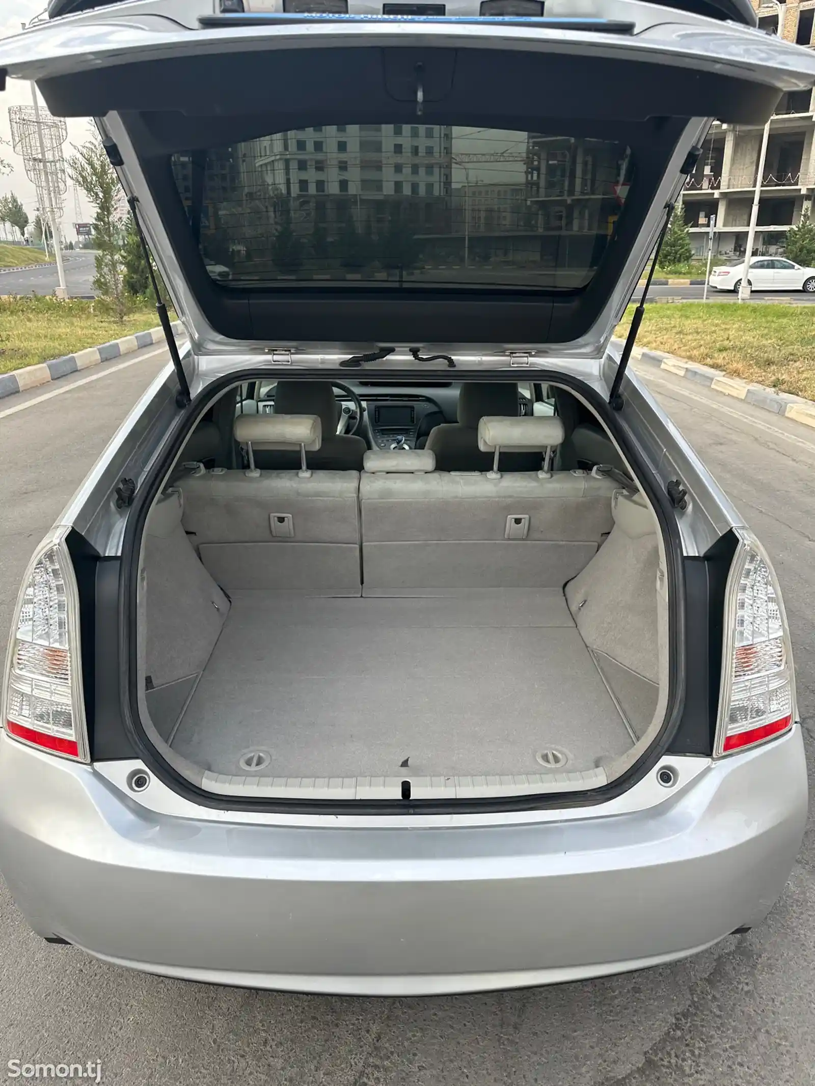 Toyota Prius, 2010-11