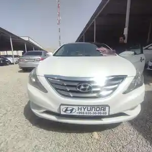 Hyundai Sonata, 2010