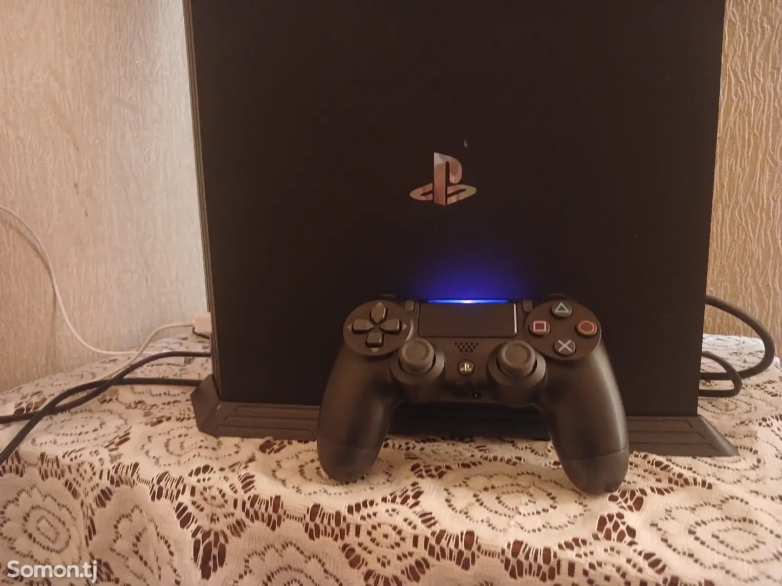 Игровая приставка ps 4pro-1