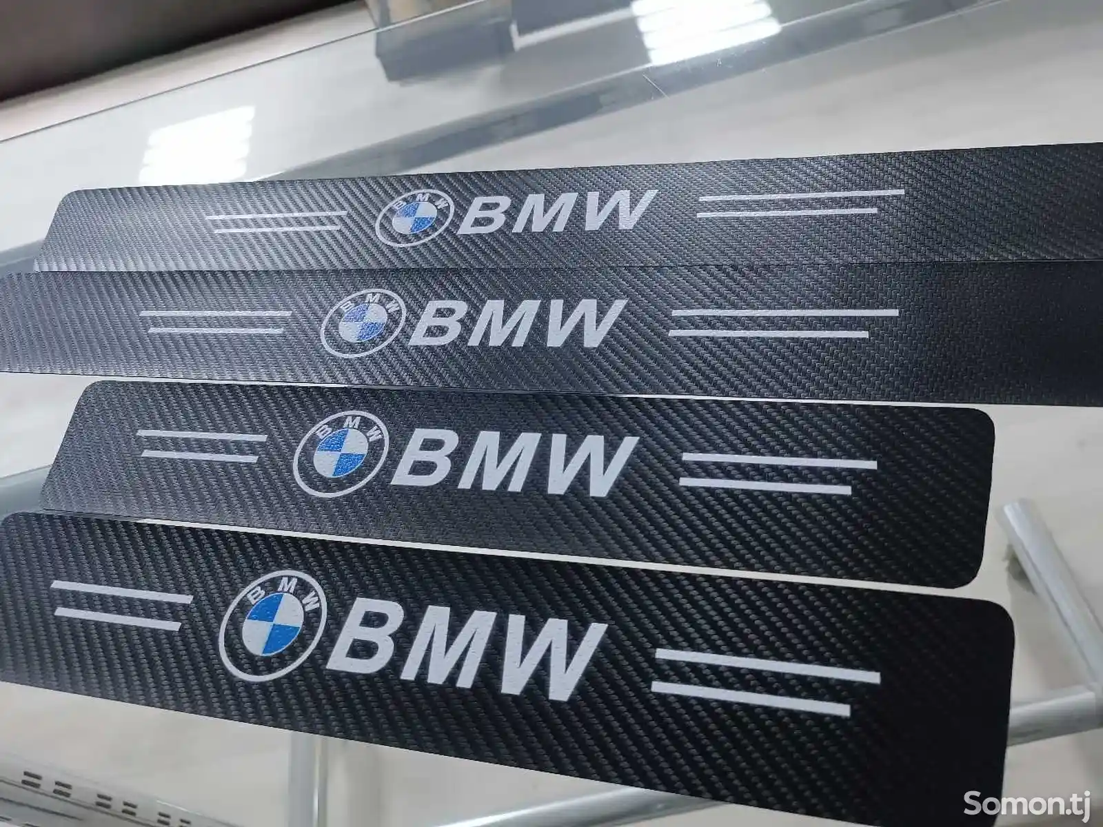 Защитные наклейки на пороги BMW-1