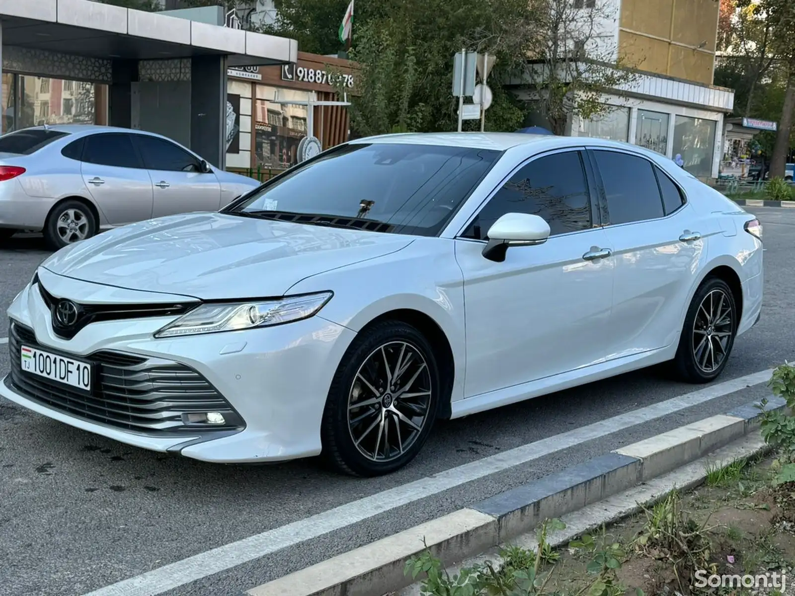 Toyota Camry, 2019-1