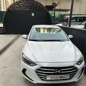 Hyundai Elantra, 2016