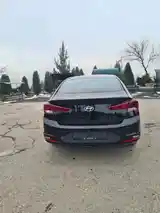 Hyundai Elantra, 2019-4