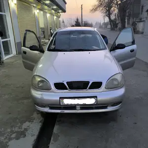 Daewoo Lanos, 1996