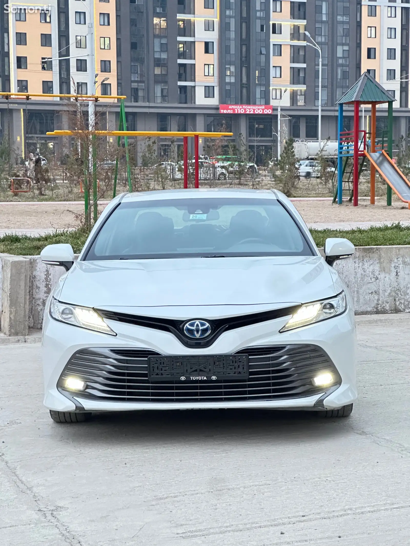 Toyota Camry, 2018-1