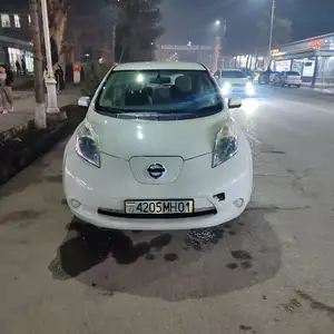 Nissan Leaf, 2014