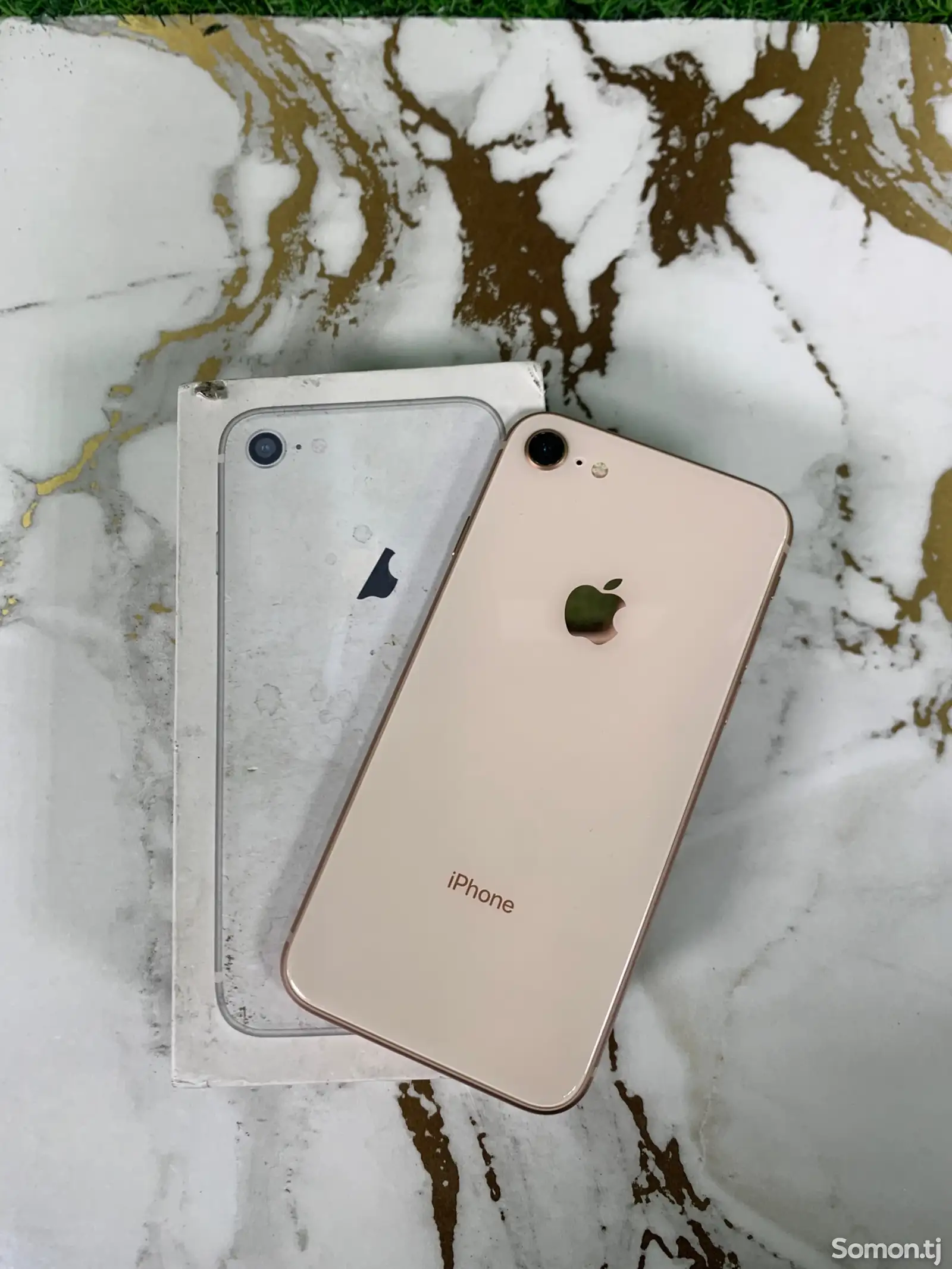 Apple iPhone 8, 64 gb, Gold-1