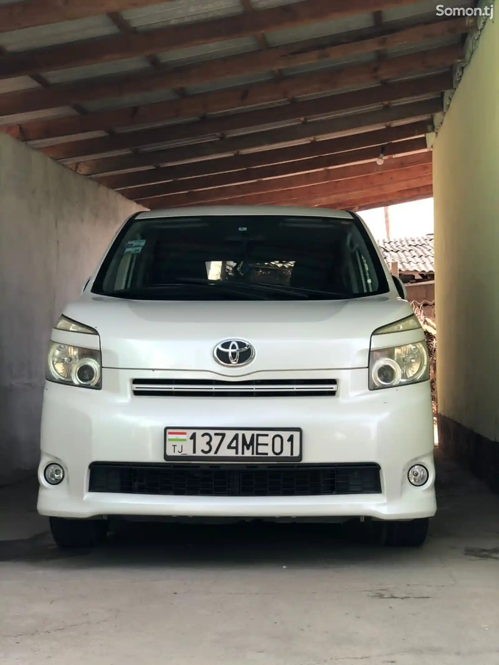 Toyota Voxy, 2010-1