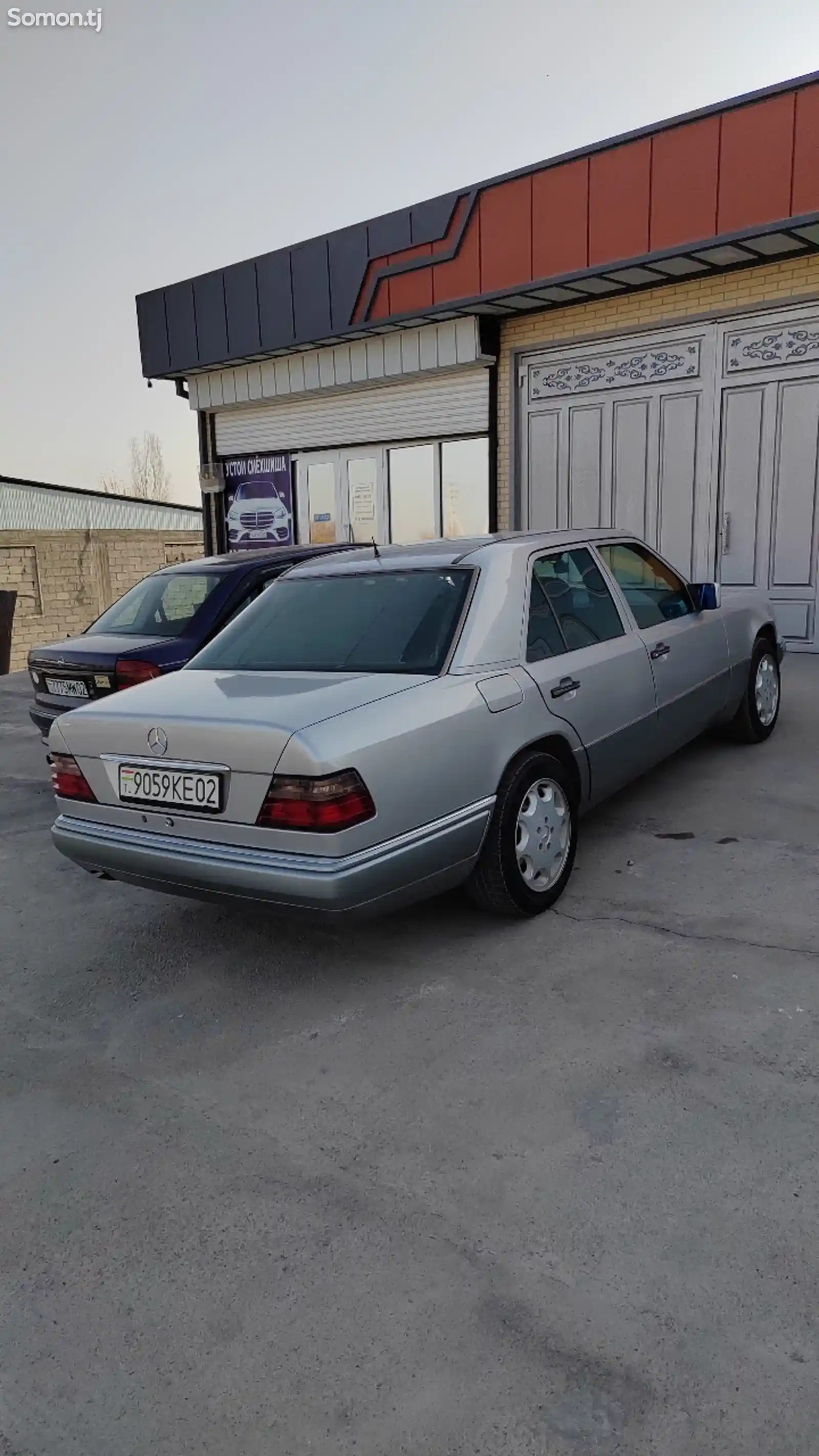 Mercedes-Benz W124, 1995-10