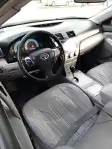 Toyota Camry, 2011-8