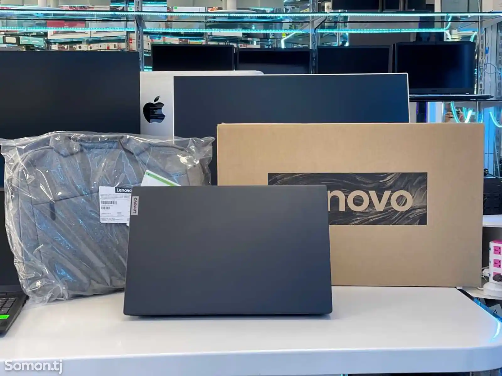Ноутбук Lenovo Core i5-1135G7 4/SSD256GB с сумкой-2
