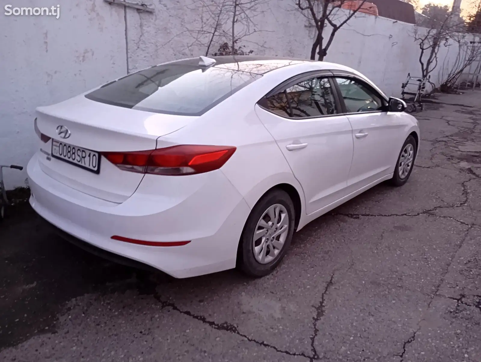 Hyundai Elantra, 2017-1