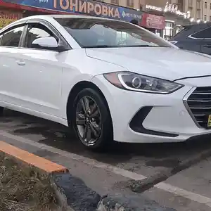 Hyundai Elantra, 2017