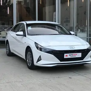 Hyundai Elantra, 2022