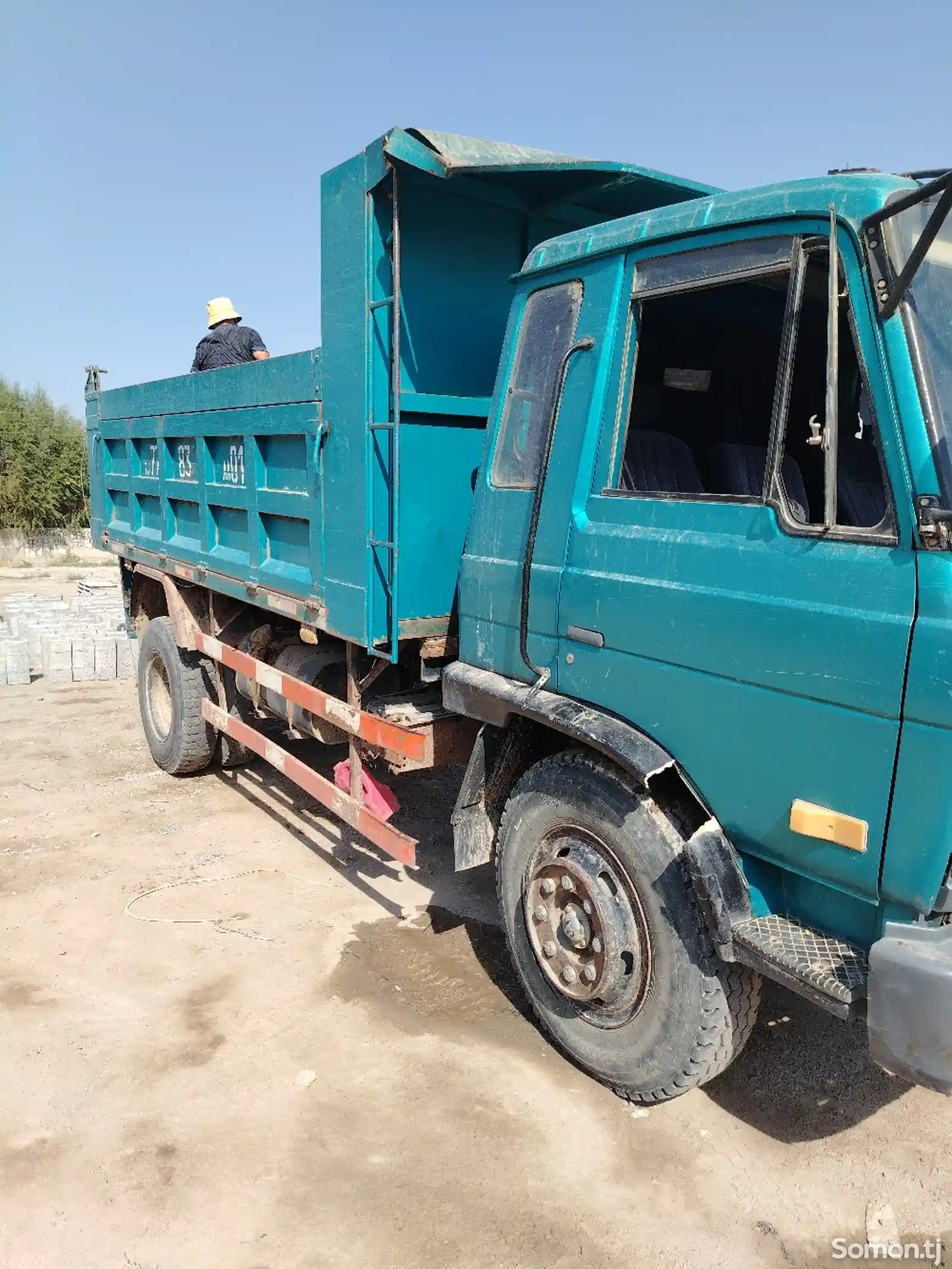 Бортовой грузовик Dongfeng EQ1083ZE,2012-2