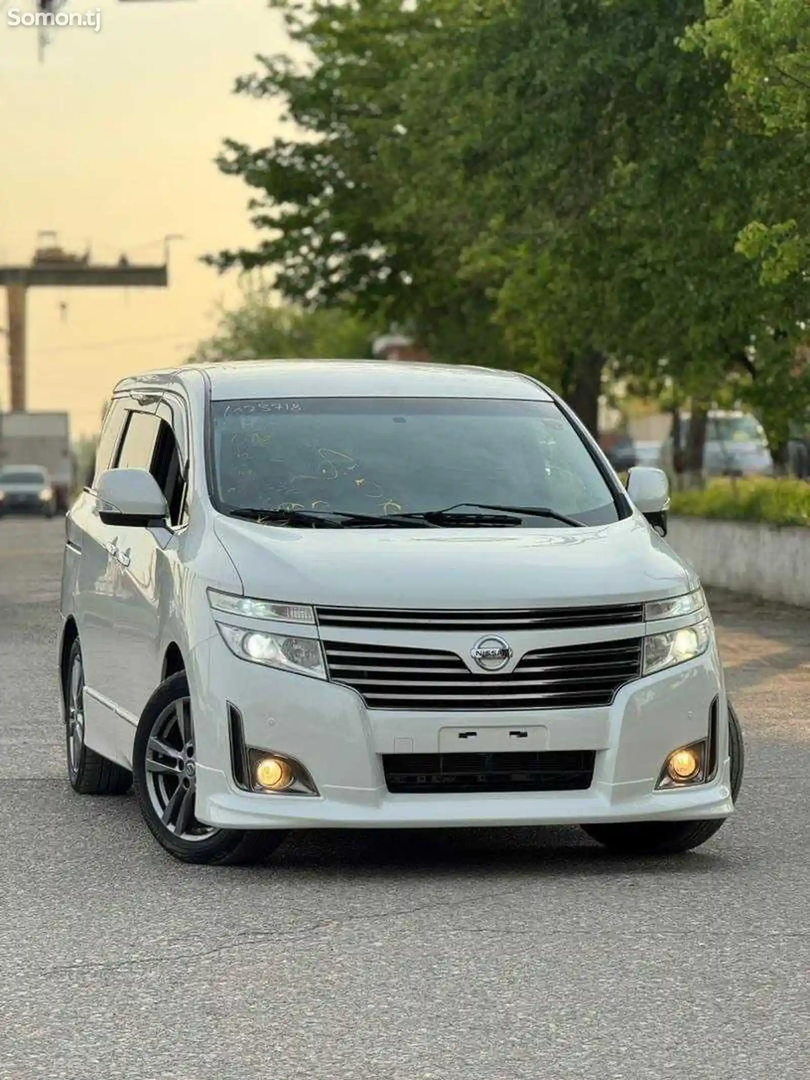 Nissan Elgrand, 2015-4