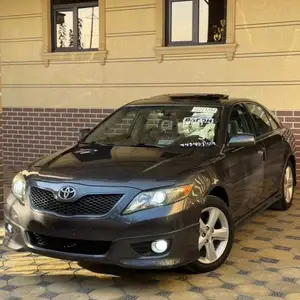 Toyota Camry, 2010