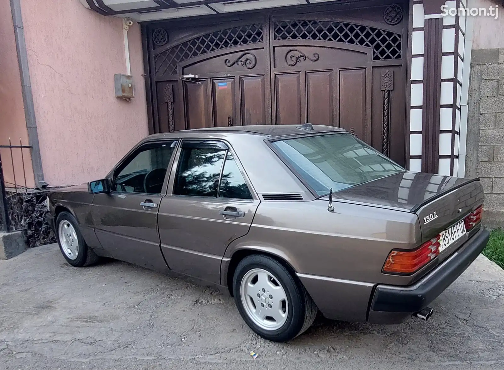 Mercedes-Benz E class, 1990-2