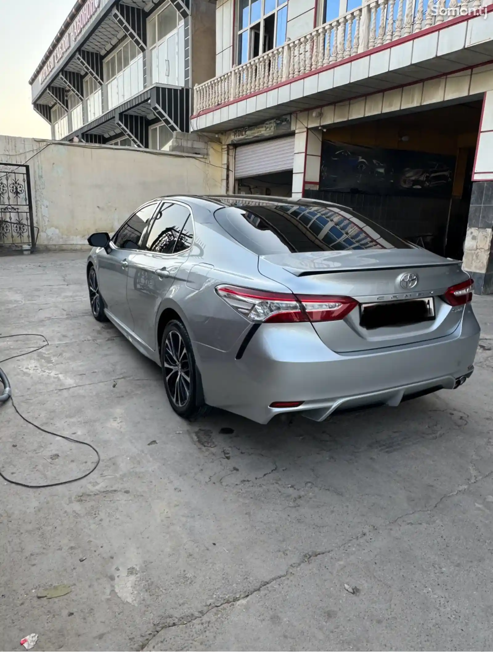 Toyota Camry, 2018-1