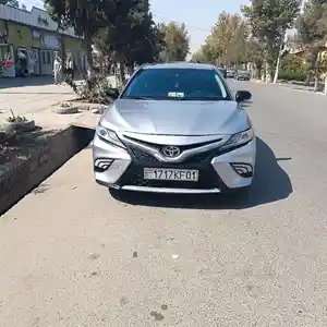 Toyota Camry, 2018