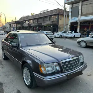 Mercedes-Benz W124, 1993