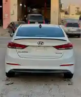 Hyundai Elantra, 2017-5