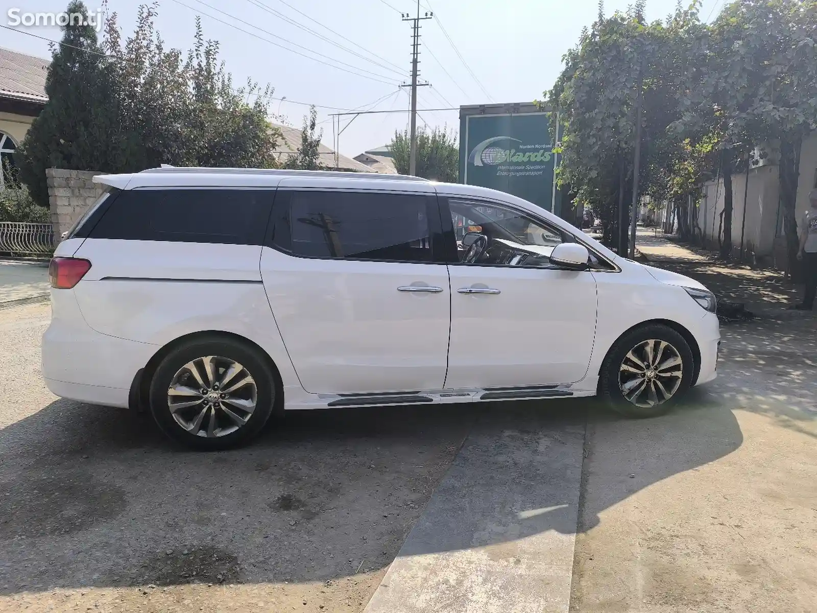 Kia Carnival, 2016-13