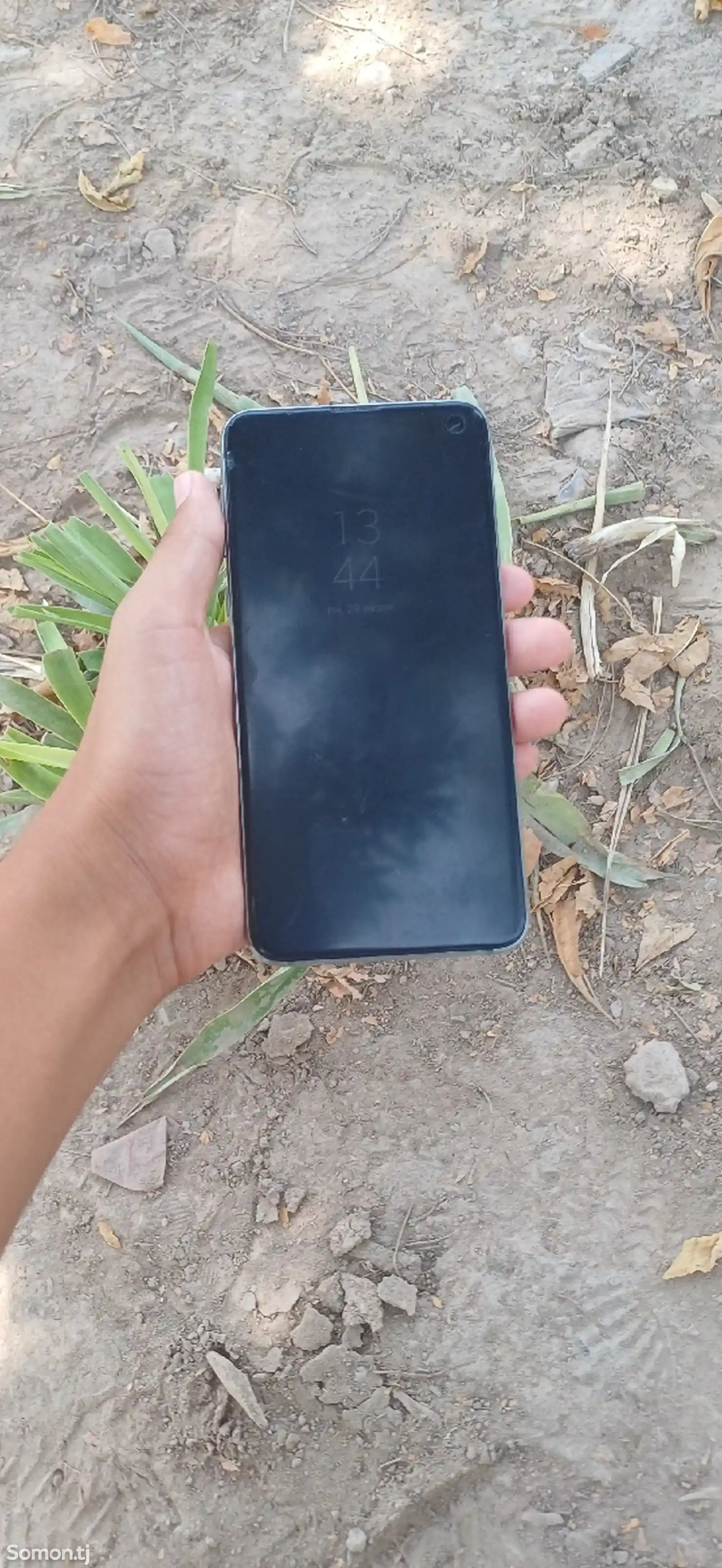 Samsung Galaxy S10e-1