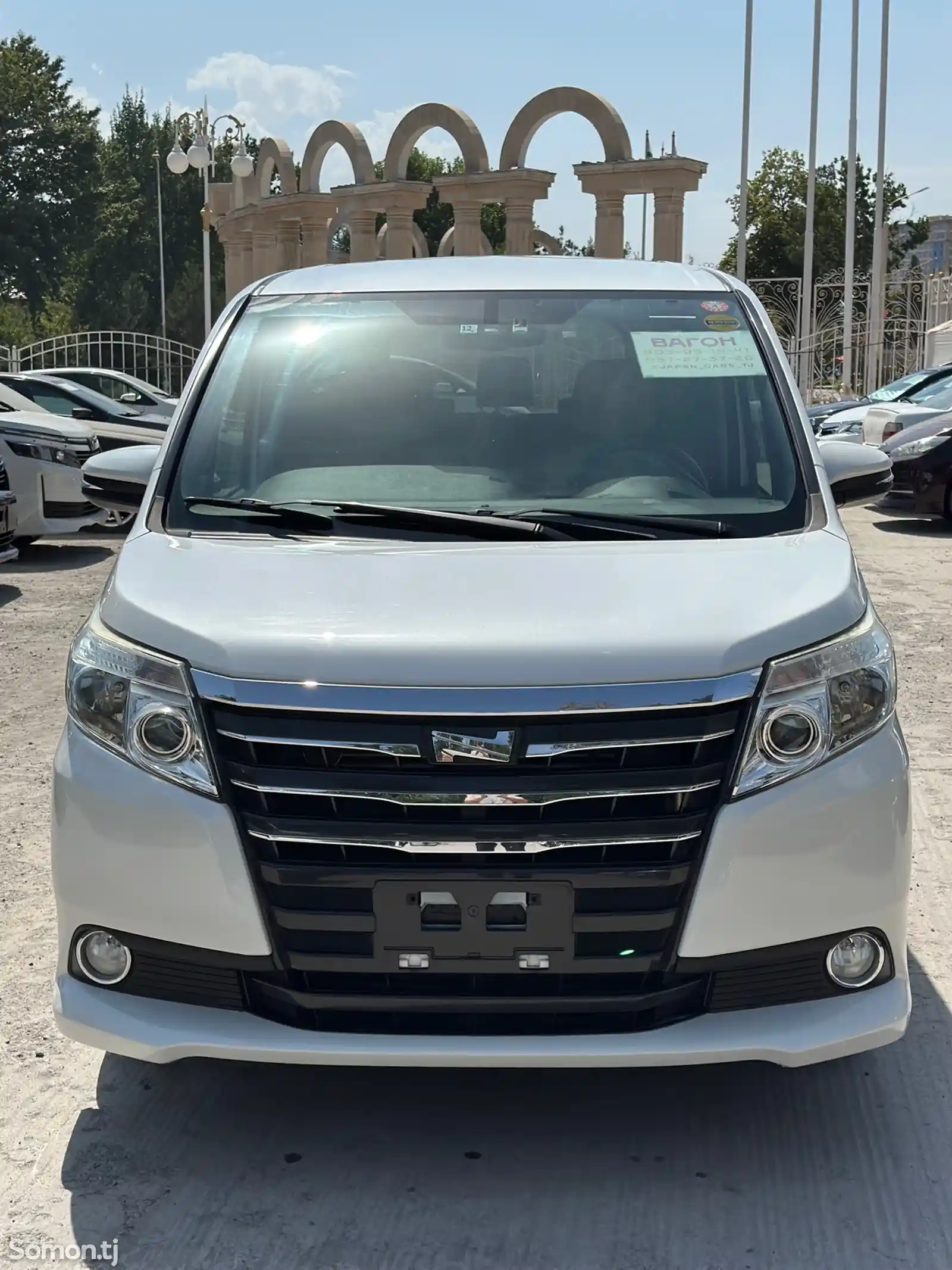 Toyota Noah, 2014-2