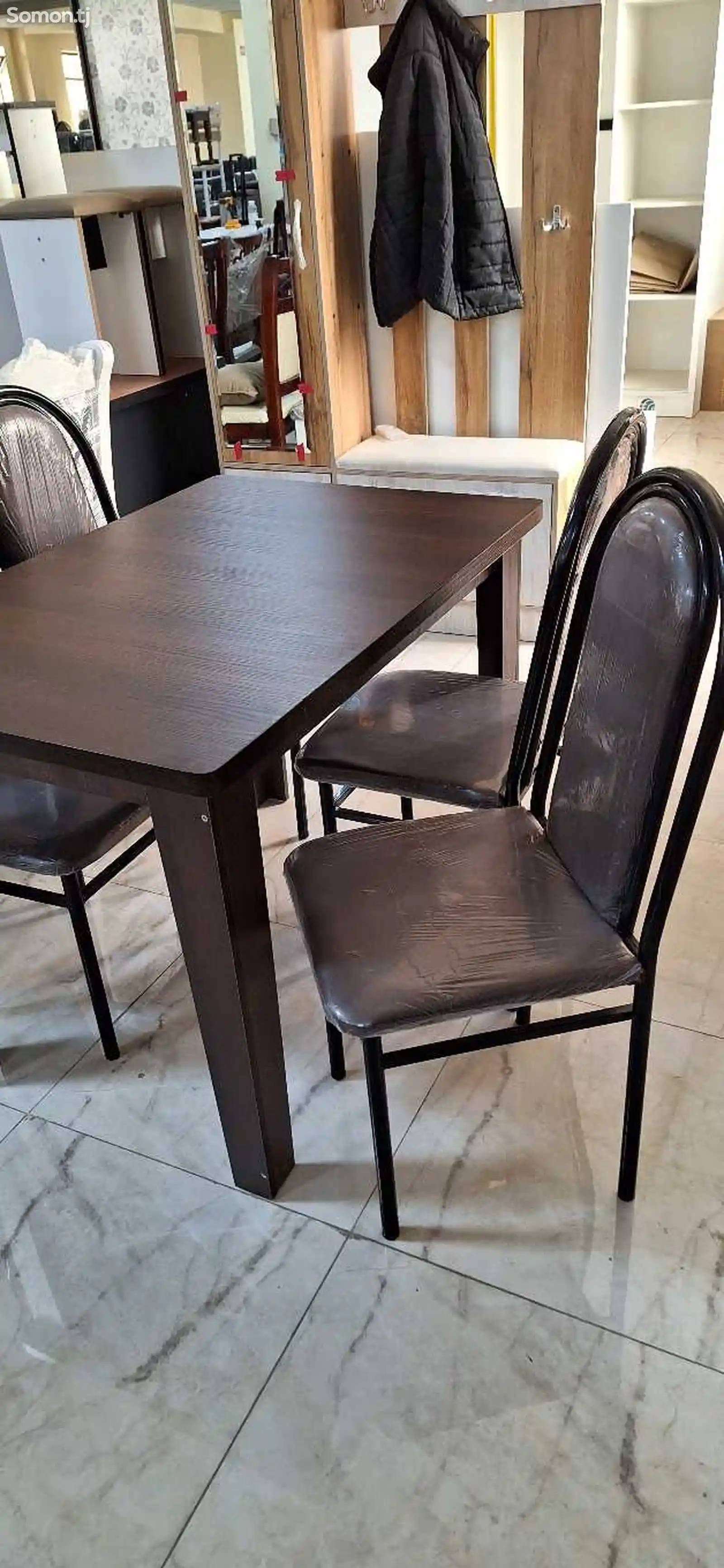 Стол со стульями для кухни-2