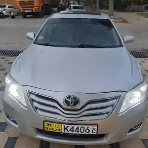 Toyota Camry, 2010