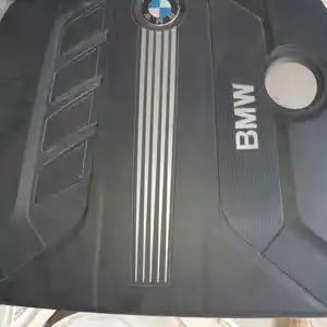 Крышка двигателя BMW