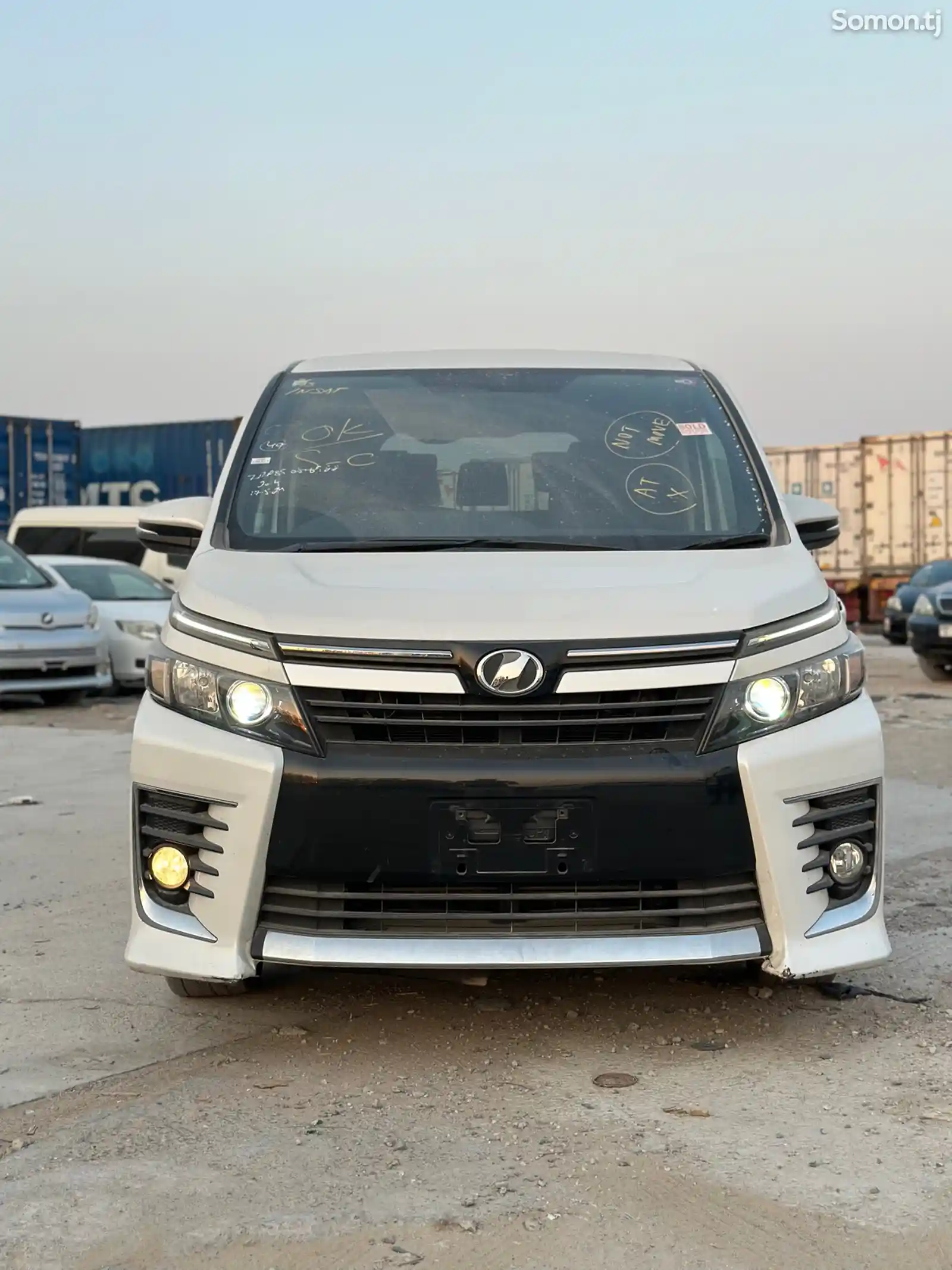 Toyota Voxy, 2014 на заказ-2