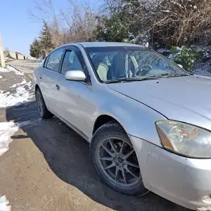 Nissan Altima, 2005