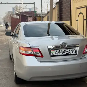 Toyota Camry, 2010